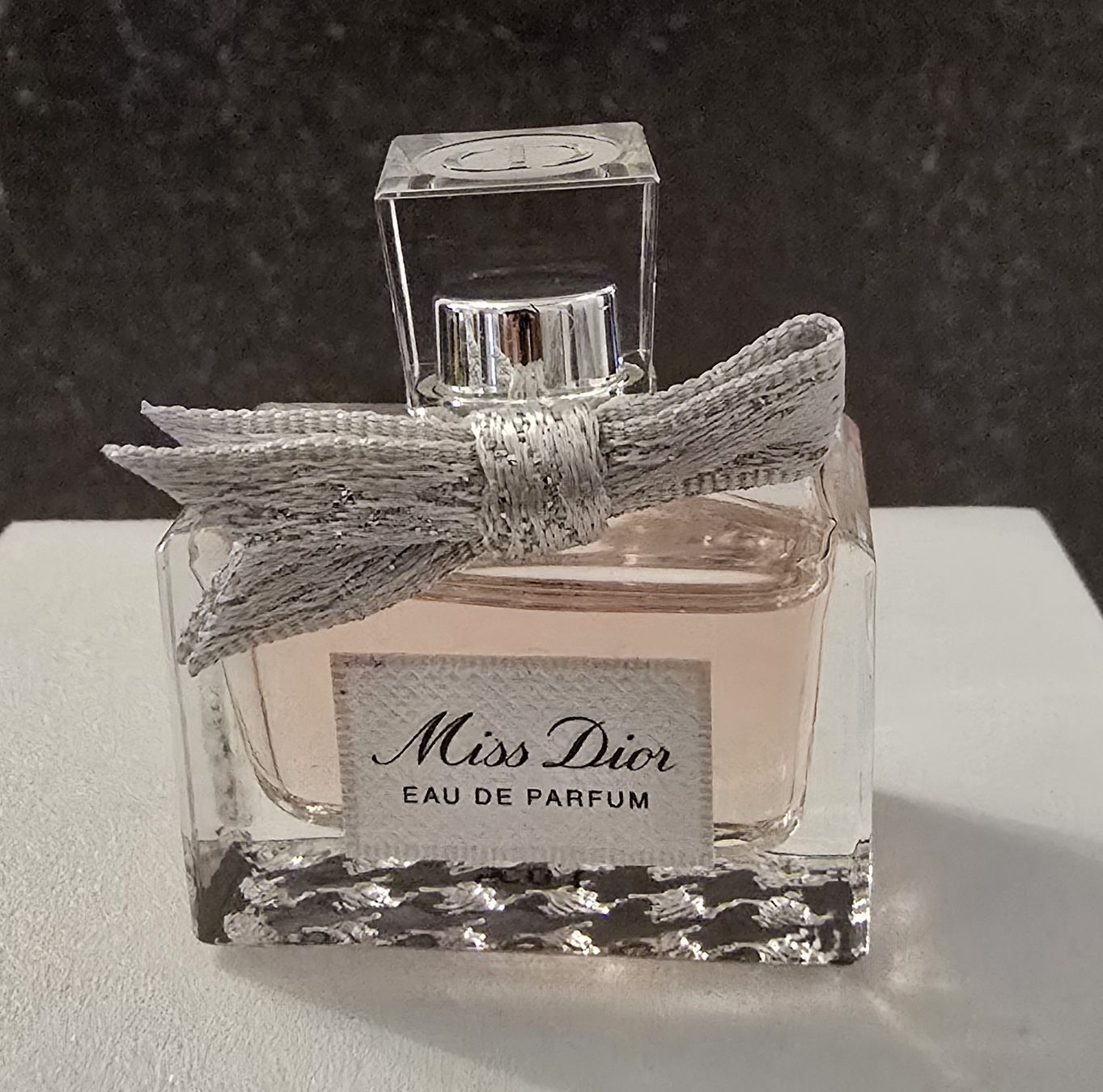 Dior Parfums & Eau de Toilette: Parfüm Miniatur Miss Dior Neu – Neuf avec emballage d'origine à Basel par BeautyqueenbyNB