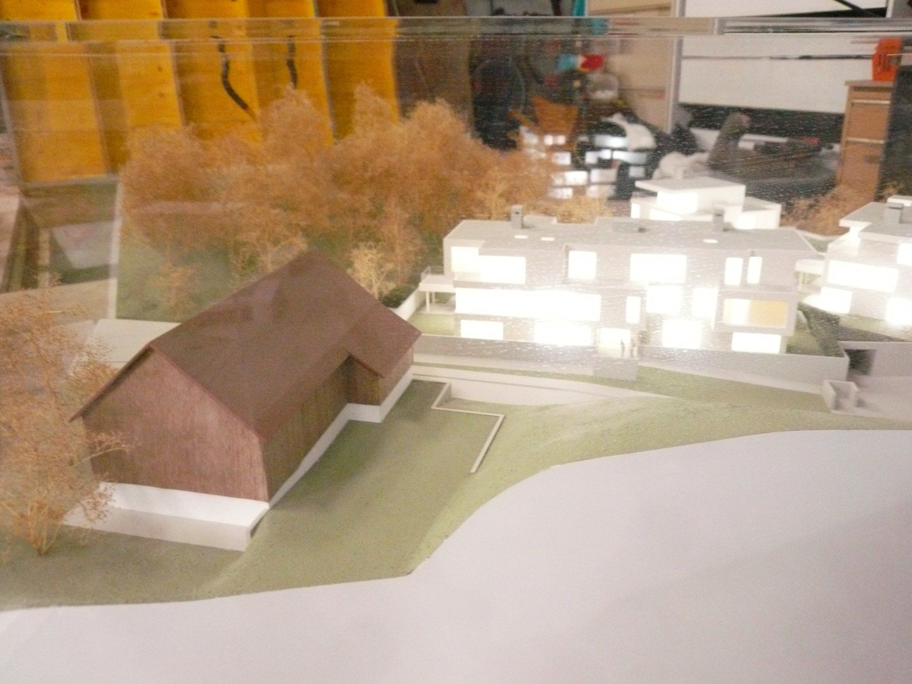 Modellini di ferrovie: MODELLBAU EISENBAHN PLEXIGLASKASTEN BASTELN "" BELÄUCHTET "A – Nuovo (secondo la descrizione) da Pfaffnau venduto da nolff 1