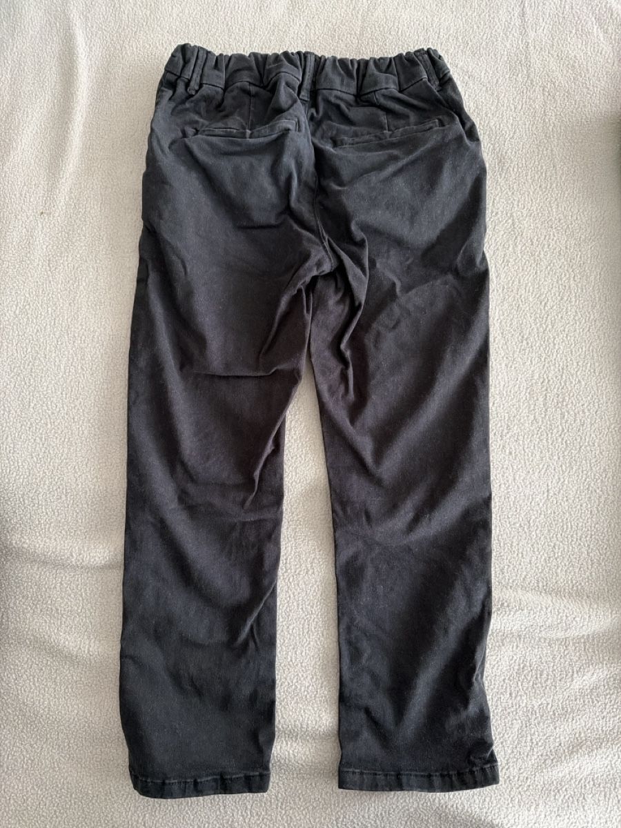 Next Pantaloni: Schwarze Hose Next 4-5 Jahre – Usato da Ittigen venduto da MOVIN20 2