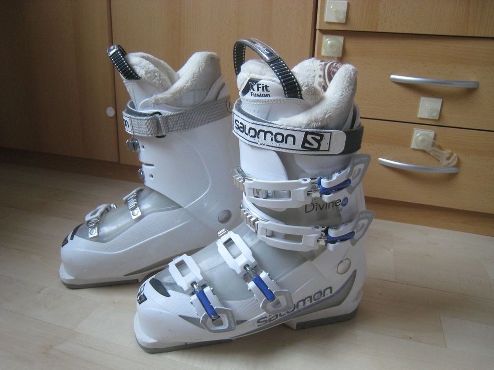 Salomon divine cheap 55 ski boots