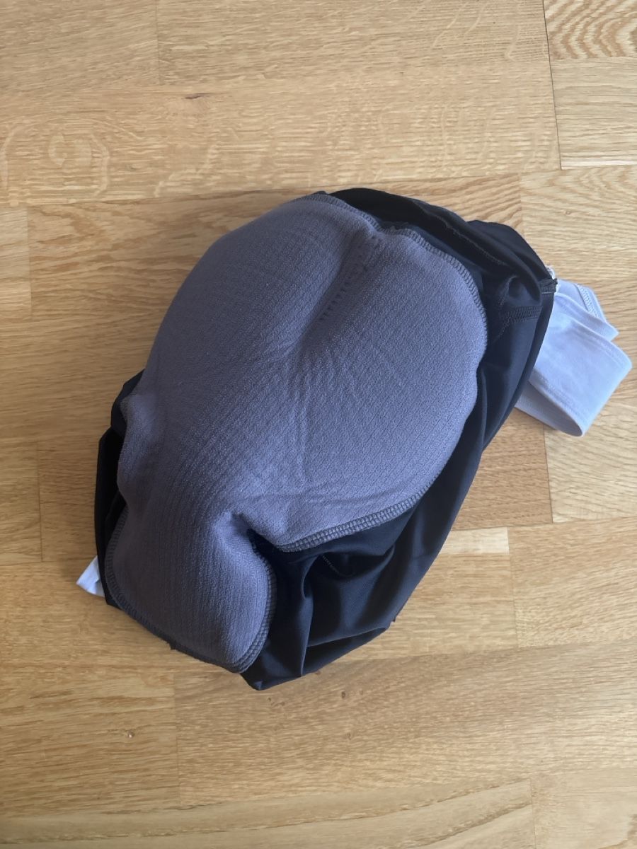 Rapha Hosen: Rapha Core Bib S Schwarz  – Gebraucht aus Bern von Elena_M 3