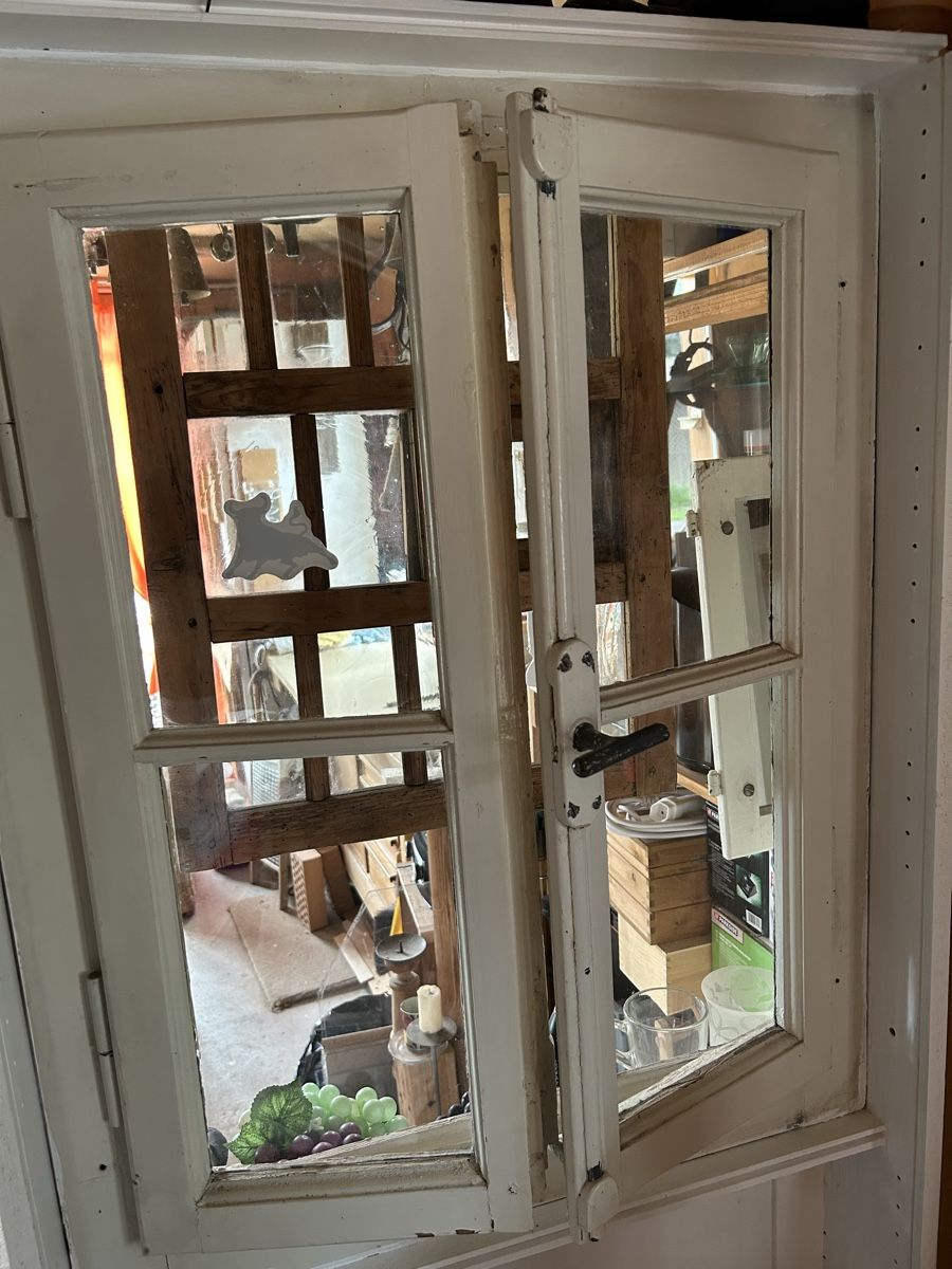 Finestre: Ein Vier Fenster mit Rahmen – Usato da Gwatt (Thun) venduto da ate_6ng8 1