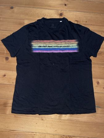LGBT T-Shirt be your own kind of magic Grösse L Magieherzen