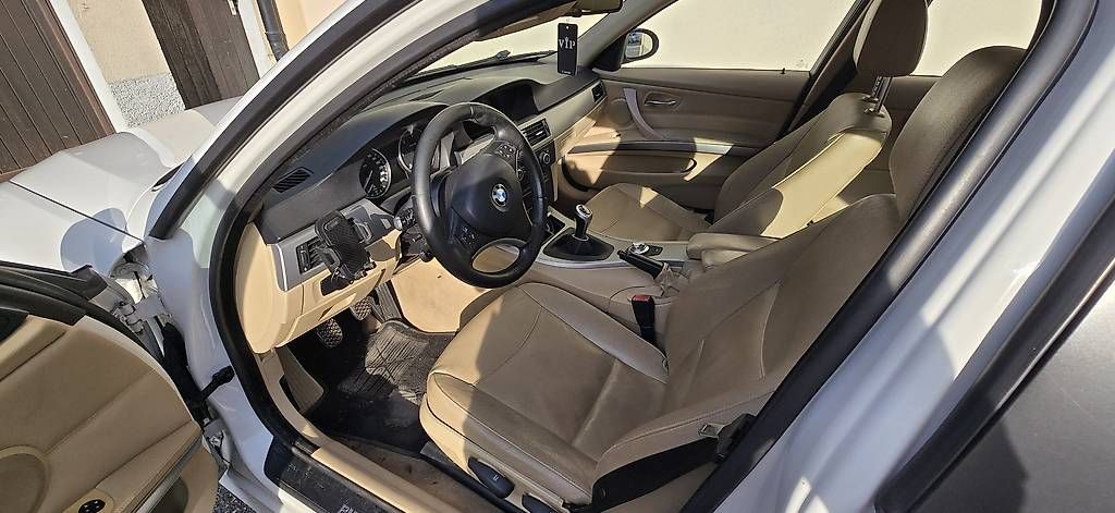 BMW Autos: BMW 320D E90 – D'occasion à Donneloye par gab_n2gy 2