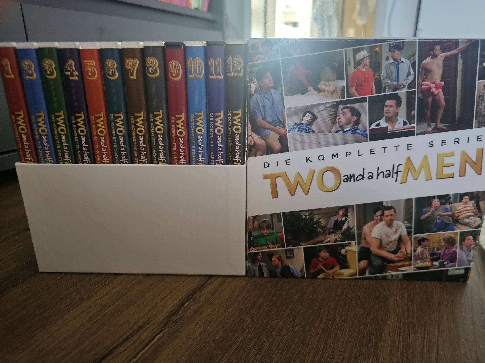 Tutti i DVDs: Two and a half Men DVD Box Komplett in Deutsch. Ohne Versand – Nuovo (secondo la descrizione) da Bellach venduto da Mihai17 1