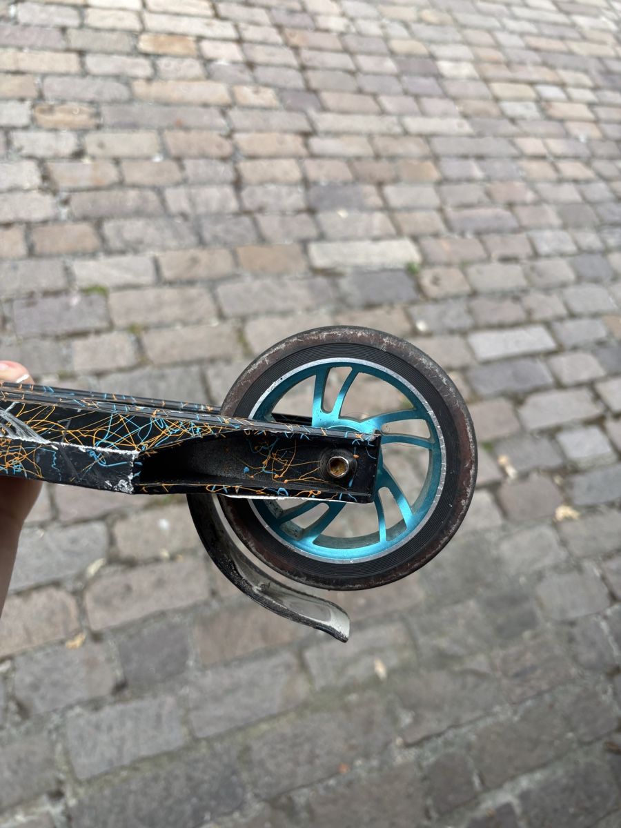 Kickboard: Scooter – D'occasion à Widen par jul_tj2b 3