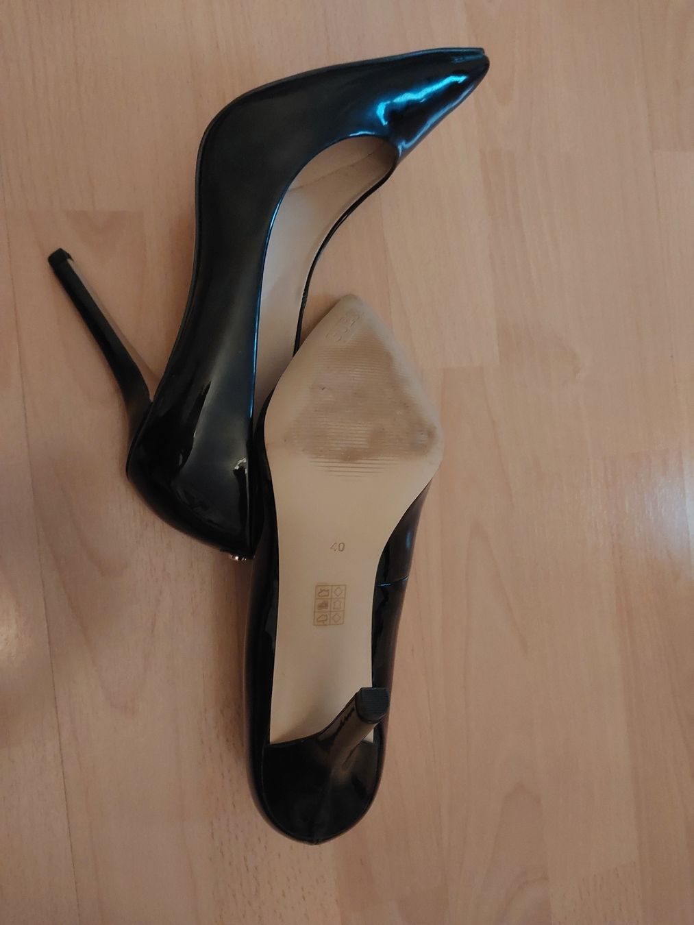 Damenschuhe: Guess Pumps Lackleder schwarz 40 – Neu (gemäss Beschreibung) aus Rorschach von von_gz5r 2