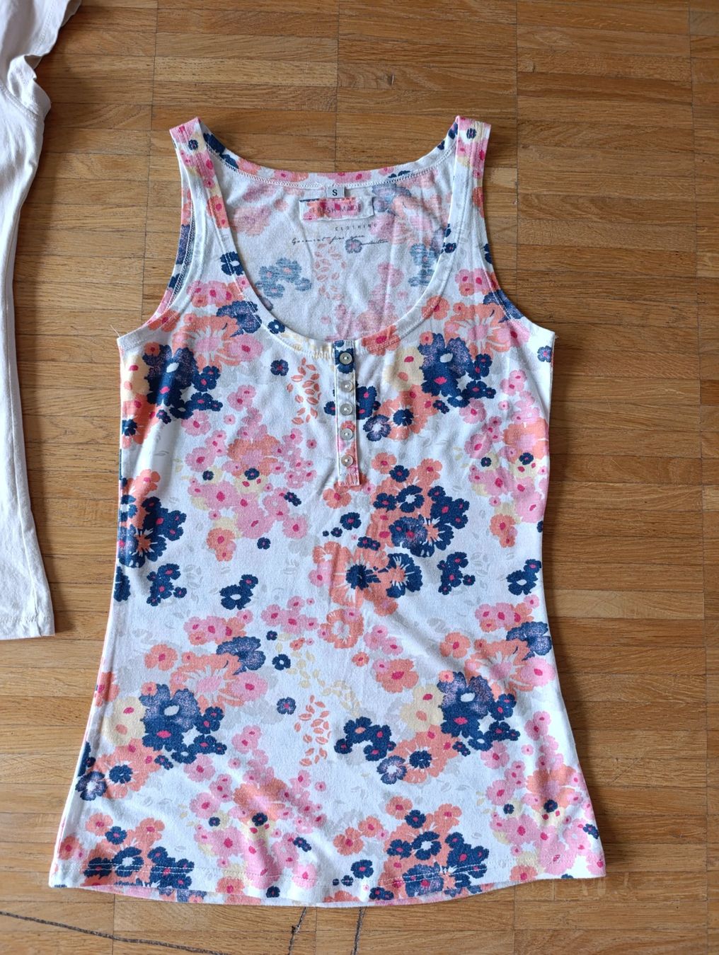 Tops: 3 Sommer Top Damen, Gr S – Gebraucht aus Zürich von VorlonShadow 4