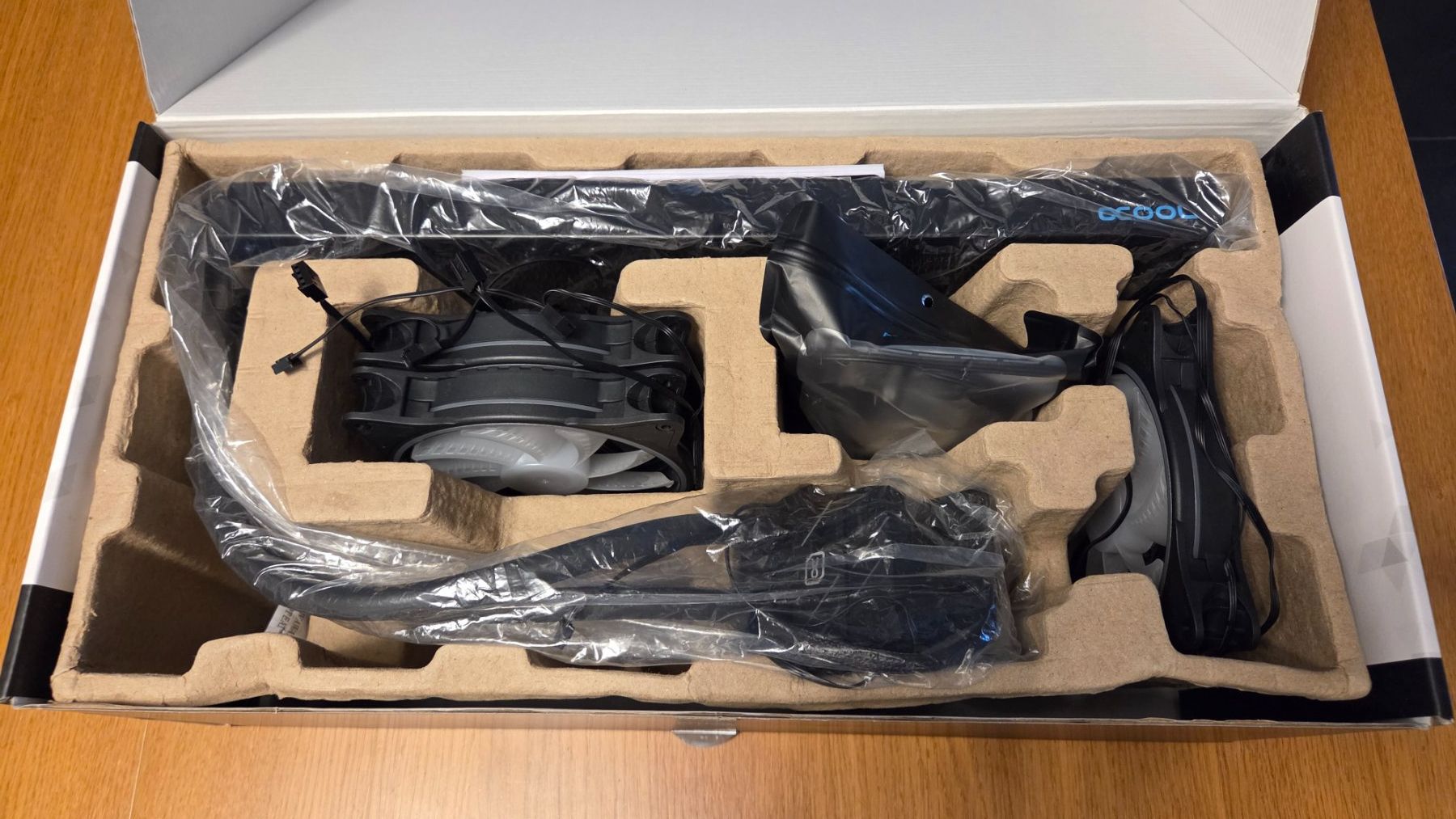 Alphacool Componenti elettronici: Alphacool Eisbaer Pro Aurora 420 CPU AIO – Usato da Chur venduto da egrecoe 1