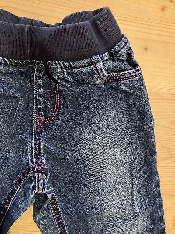 Pantalons: Jeans mit Bündchen Gr.110 – D'occasion à Brunnadern par Bumlebee