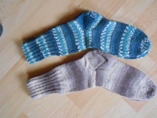 Calze: 2 Paar Wollsocken Handgestrickt Gr 39/40 – Nuovo (secondo la descrizione) da Flühli LU venduto da primula-47 3