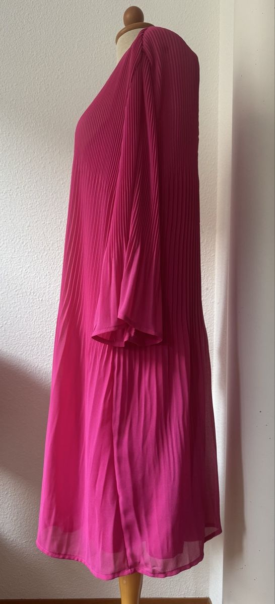 Kleider: Robe CHALOU plissée taille 42, magenta  – Neu (gemäss Beschreibung) aus Morges von sandy069 2