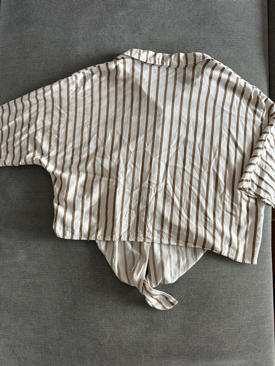 Blusen: Reserved Eco Aware Hemdbluse / Cropped (M oversized) – Gebraucht aus Glattpark(Opfikon) von mar_j7yg 3