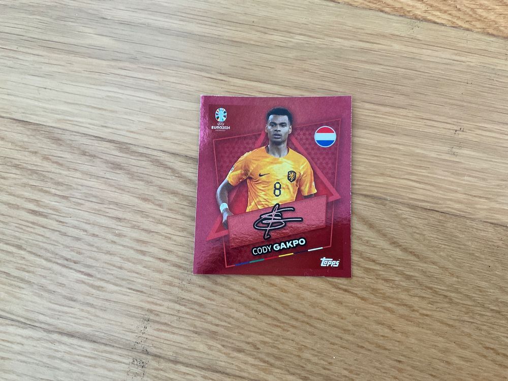 Carte Autocollante Topps UEFA Euro 2024 – Cody Gakpo (Pays-Bas) – Feuille D'or – Originale