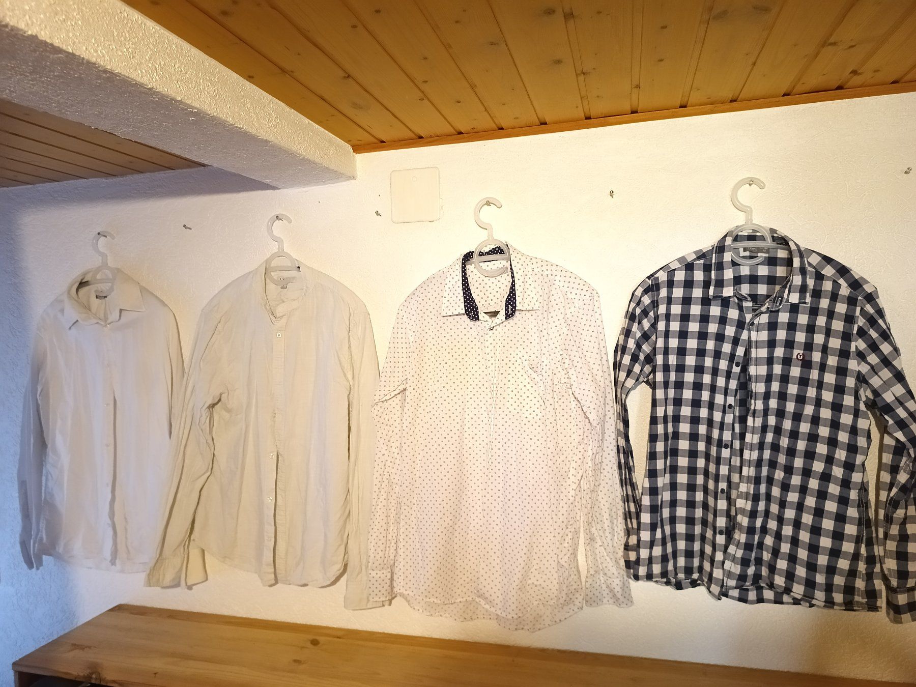 Lotti di vestiti: Lot de 22 chemises – Usato da St imier venduto da Rieju23 5