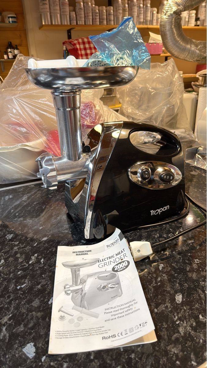 Elettrodomestici da cucina: Tropan Electric Meat Grinder 2000W Black – Nuovo (secondo la descrizione) da Neirivue venduto da naz_z28w