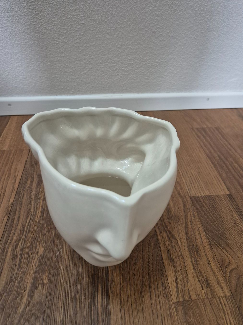Vasi per fiori: White modern face planter – Usato da Zürich venduto da monadiederich 1