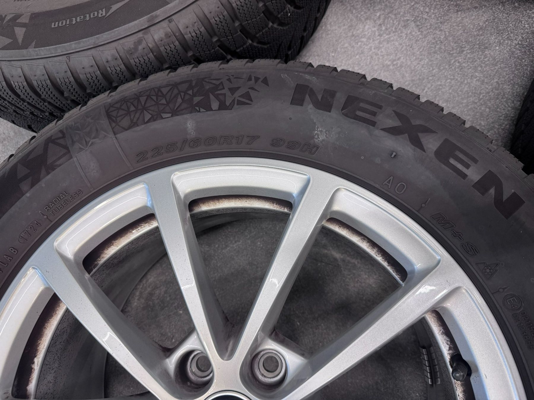 Audi Pneus & Kompletträder: Originale Audi A6 Winterkompletträder 17" – Gebraucht aus Arbon von mei_6xbn 2