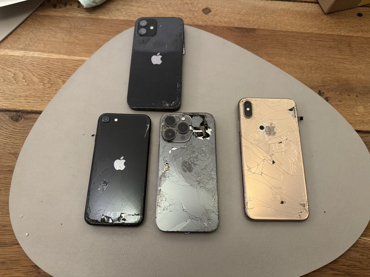 Apple Telefoni cellulari / Smartphones: 4 iPhones für Ersatzteile – Difettoso da Adliswil venduto da Busys 2