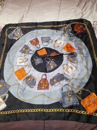 Seidentuch Halstuch mit Handtaschen-Muster, 100% Seide,