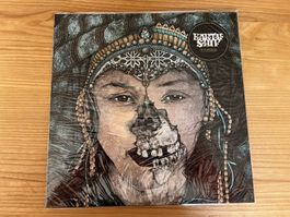 Earth Ship – Withered