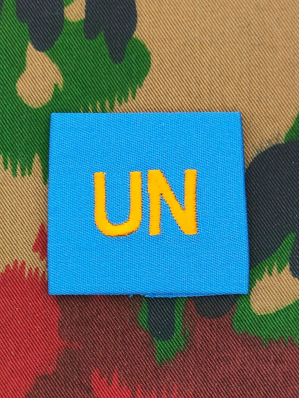 Schweizer Armee Uniformi: Schulterpatte Soldat Ord. 1995 UN – Usato da Bauma venduto da SwissMilitaria