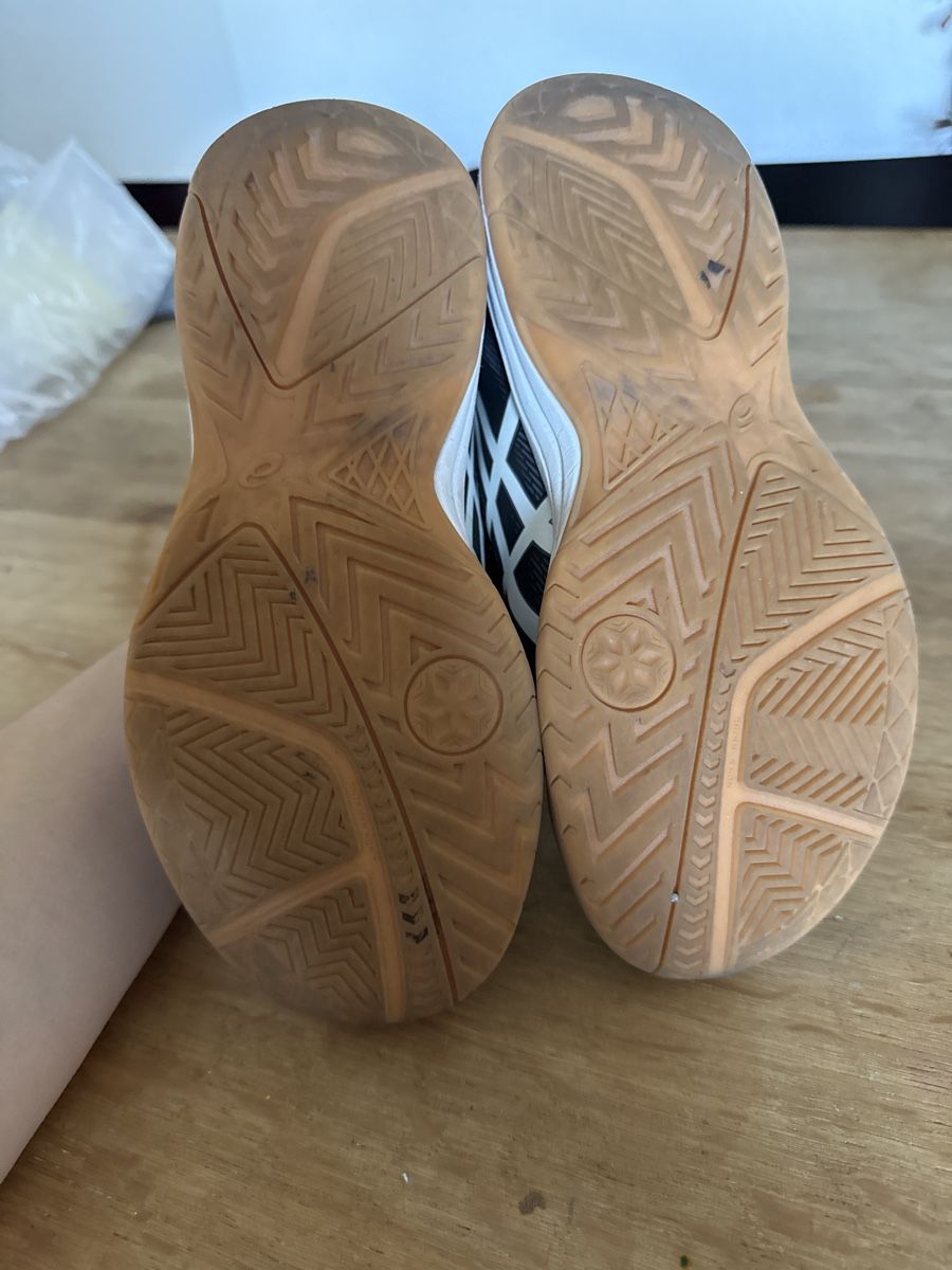 Asics Schuhe für Jungen: Asics Turnschuh Gr. 35 – Gebraucht aus Flüh von domiri 2