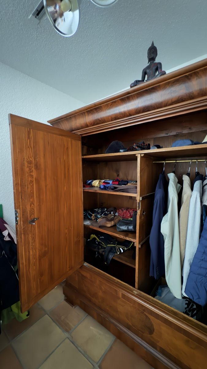 Armadi: Antiker schöner Holzschrank – Usato da Oberrohrdorf venduto da rsc_f9z7 4
