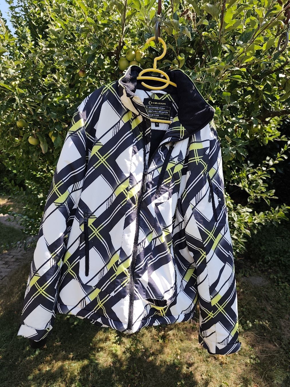 Jacken: Winterjacke mit modischem Design – Gebraucht aus Wallisellen von Maestro01