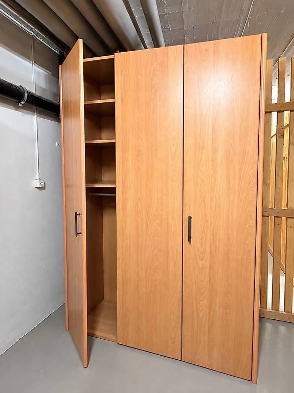 Armoires: Kleiderschrank – D'occasion à St. Gallen par crutz93 3