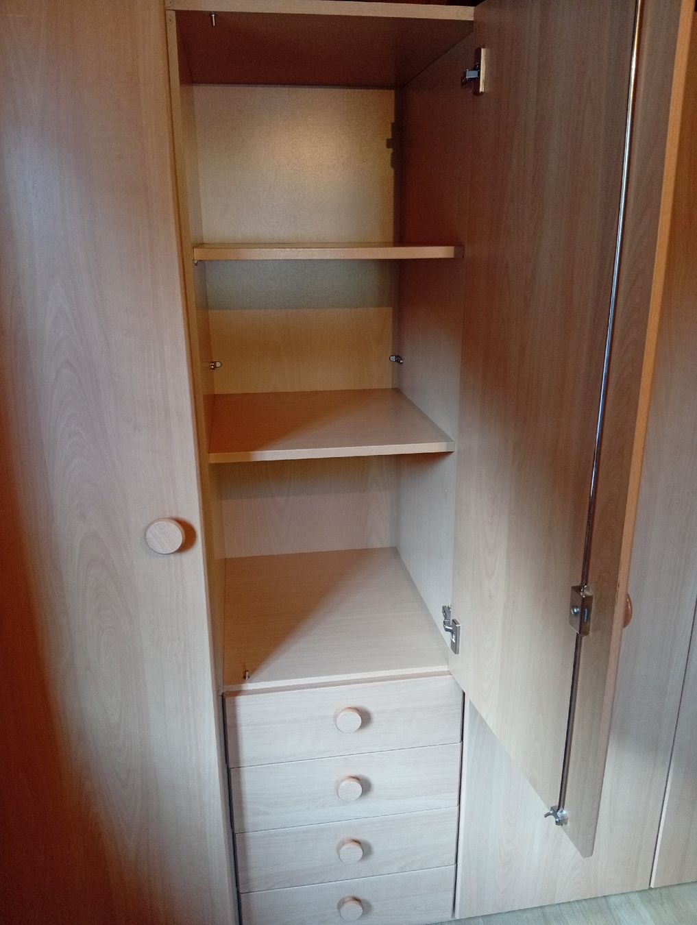 Armadi: Kleiderschrank – Usato da Uttwil venduto da han_86yl 1