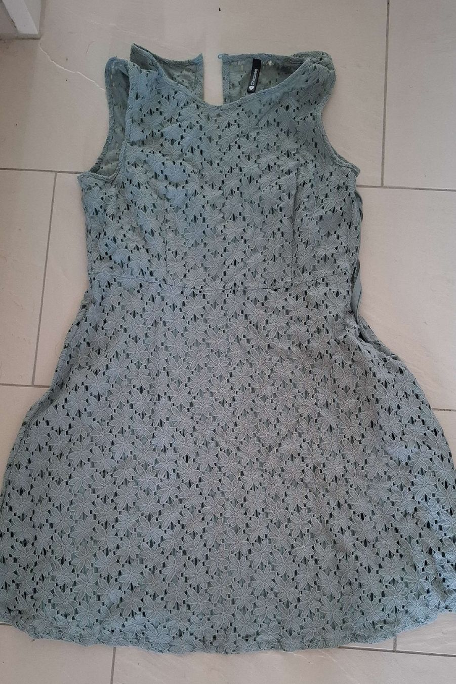 Robes: Elegantes Kleid mit Blumenmuster, Grösse S – D'occasion à Schwerzenbach par jol_5sfk