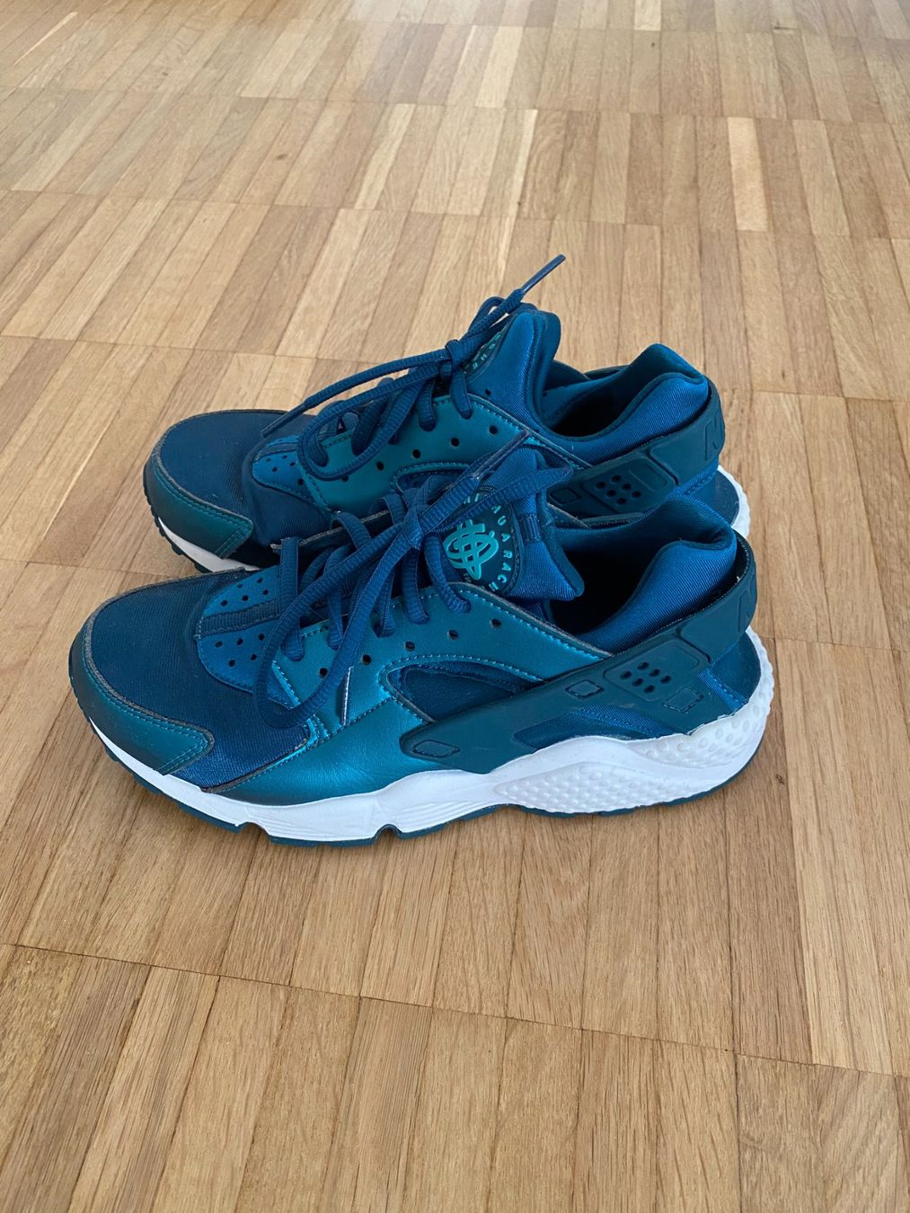 Nike Scarpe da uomo: Petrolfarbene Nike Huarache – Usato da Luzern venduto da champagnelaury 1