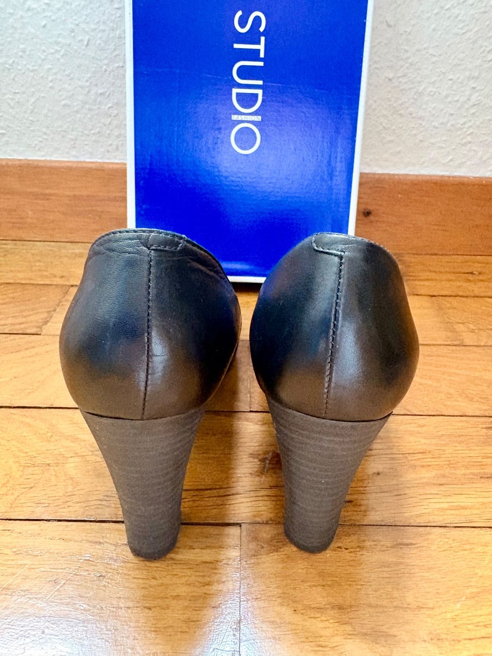 Scarpe da donna: Escarpins cuir noir T38 – Usato da St-Ursanne venduto da milezarde 1