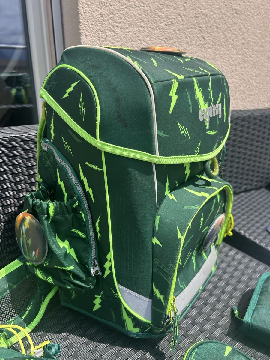 Ergobag Kindertaschen: Ergobag Schulrucksack Set Grösse 1 Grün Blitze – Gebraucht aus Amden von roatan01 3