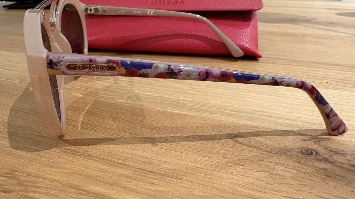 Guess Occhiali & Lenti: Guess Sonnenbrille Pink Blumenmuster – Nuovo (secondo la descrizione) da Zürich venduto da alivasalli 3