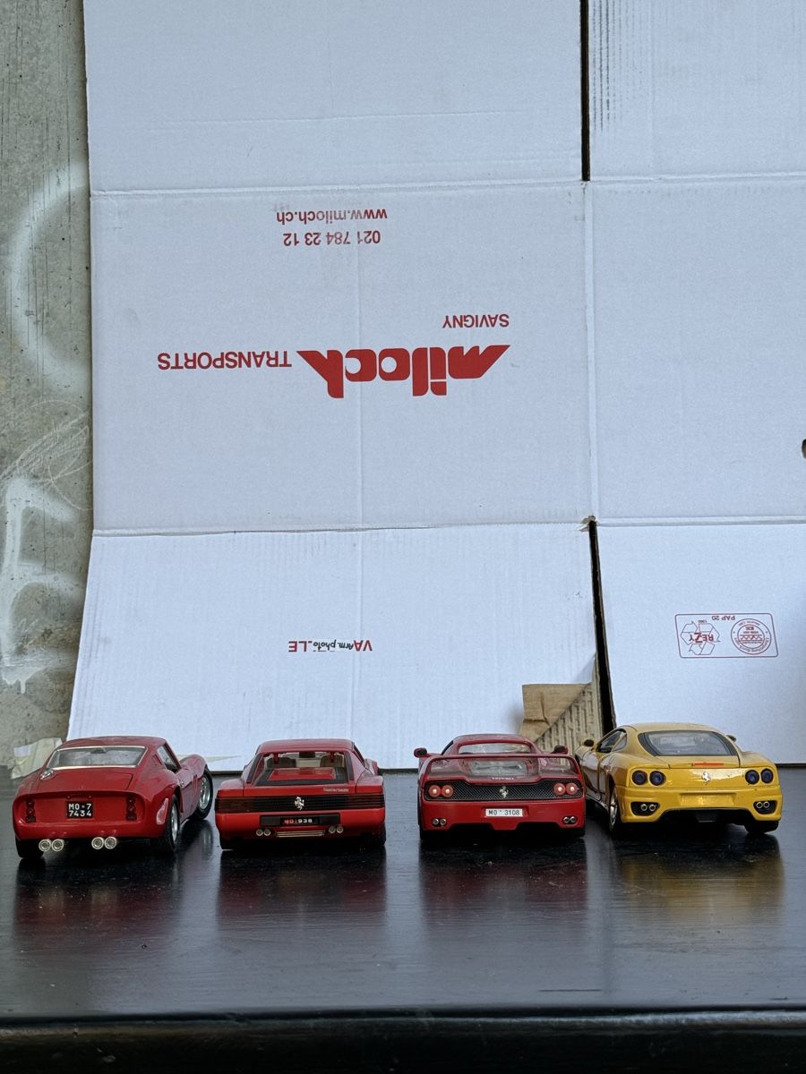 Bburago Voitures modèles: Burango Ferrari Set – D'occasion à Lausanne par artnouveau04 2