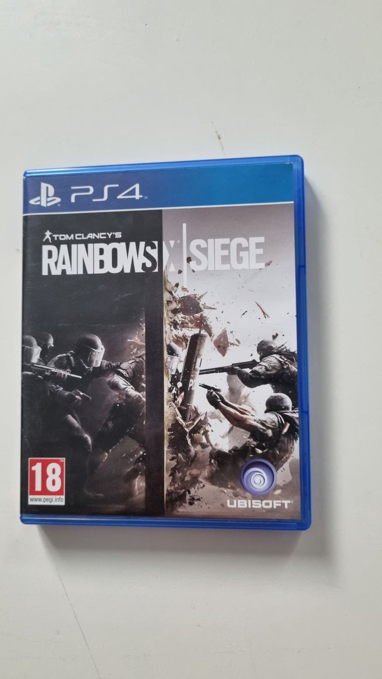 Giochi: jeu de PS4 RAINBOW SIX  SIEGE – Usato da La Chaux-de-Fonds venduto da mikilo1