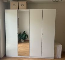 Neuwertiger Ikea Schrank weiss + Spiegelfront
