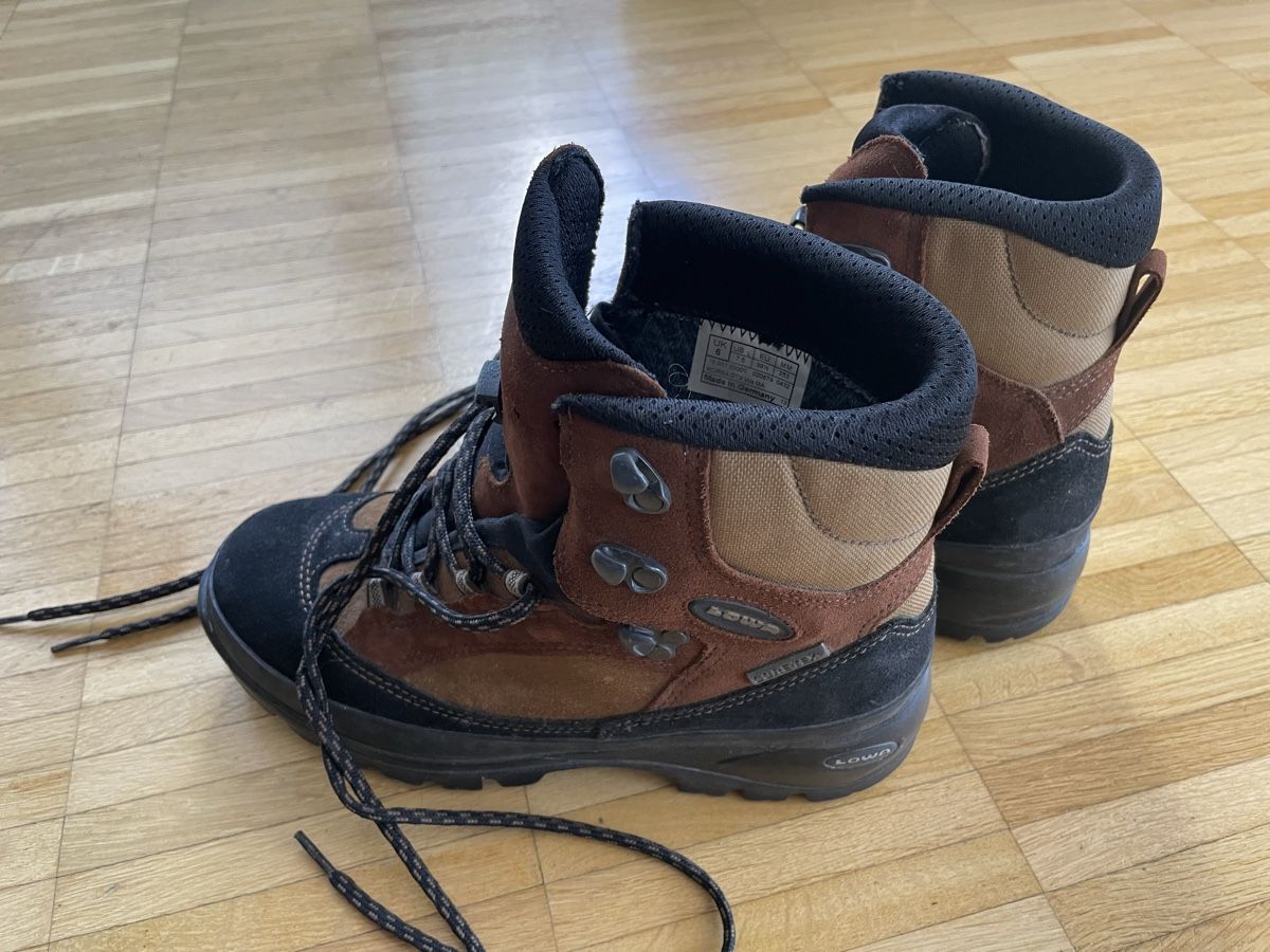 Lowa Scarpe da uomo: Wanderschuhe Lowa Gore-Tex 39 1/2 – Nuovo (secondo la descrizione) da Ebmatingen venduto da Reva-Sue 2
