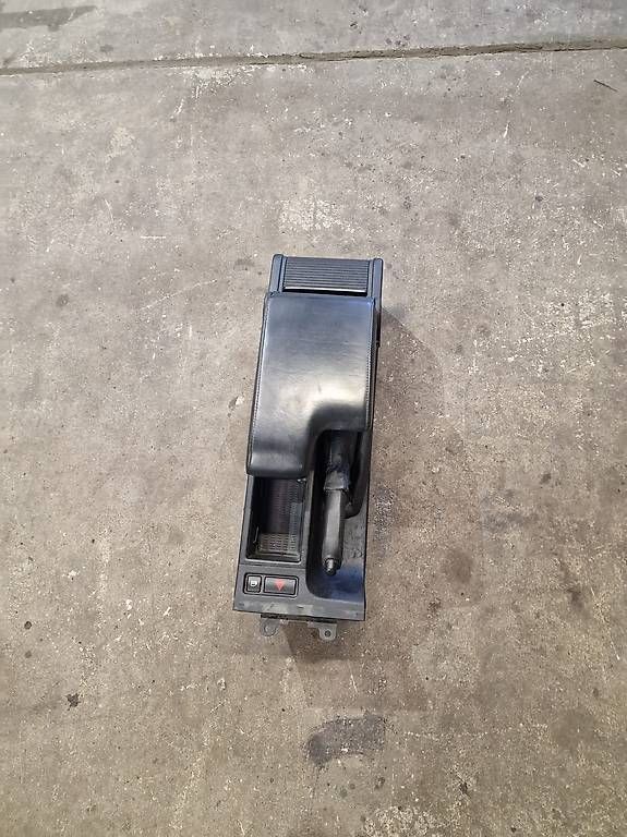 Tutti pezzi di ricambio auto: Bmw e46 Armlehne  – Usato da Niedergösgen venduto da Zecinha 4