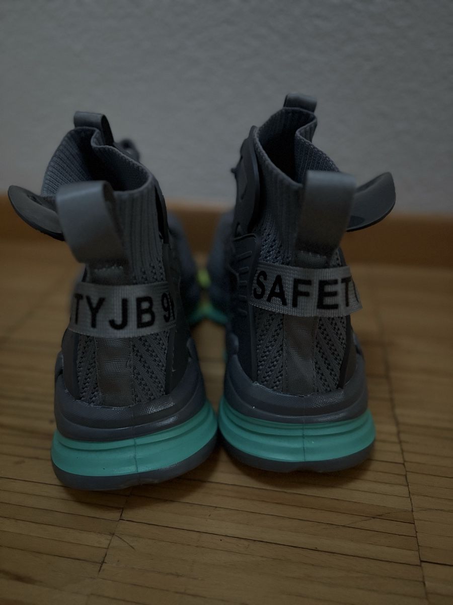 Scarpe da uomo: Sicherheitsschuhe Gr 44 – Nuovo (secondo la descrizione) da Ehrendingen venduto da suurrlii 1