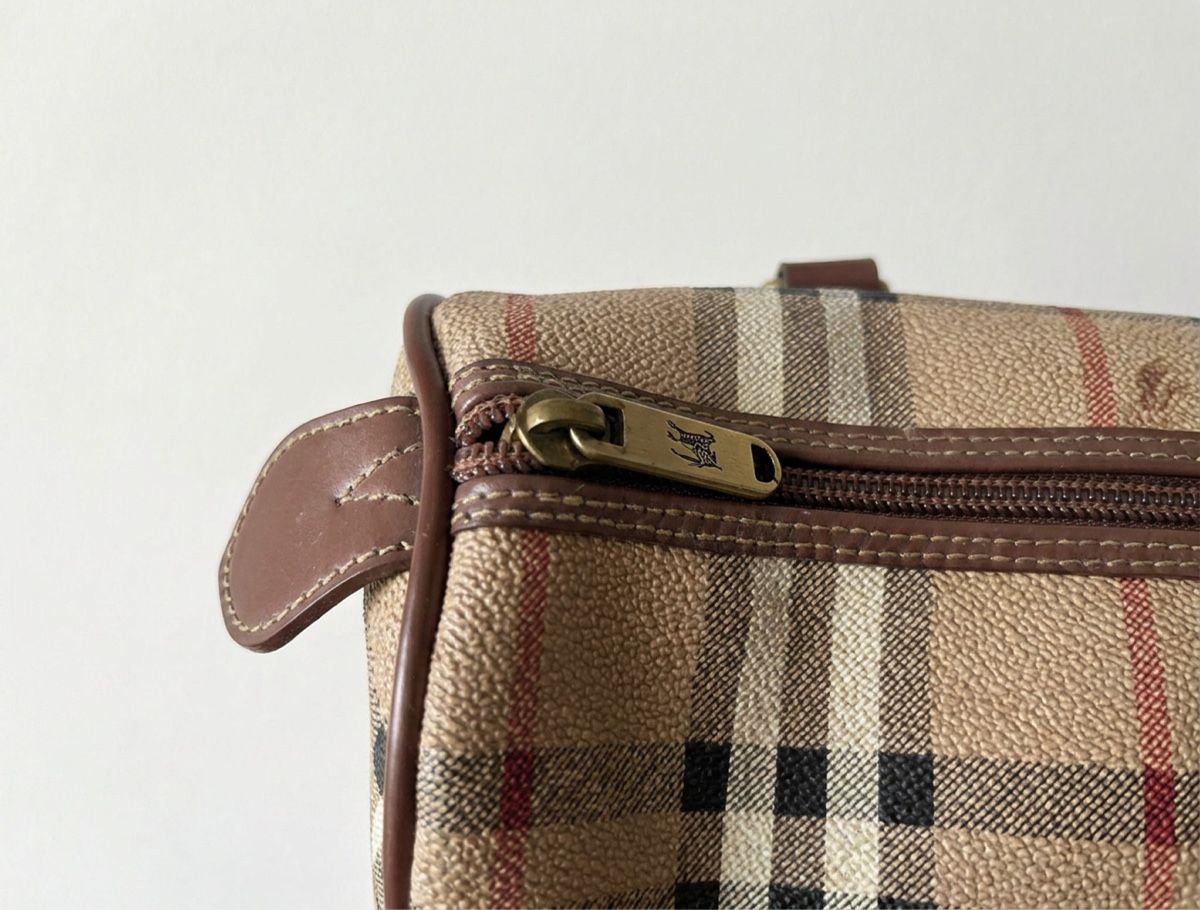 Burberry Sacs femmes: Vintage Burberry Handtasche – Neuf (Voir description) à Luzern par muh_22qq 3