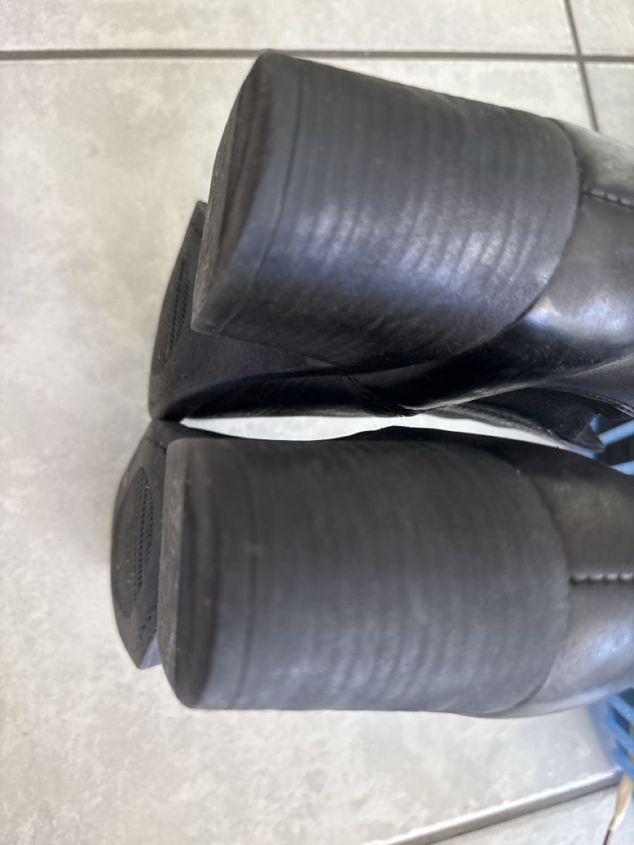 Scarpe da donna: Schwarze Leder Chelsea Boots Grösse 39 – Nuovo (secondo la descrizione) da Hendschiken venduto da Uraniali 5