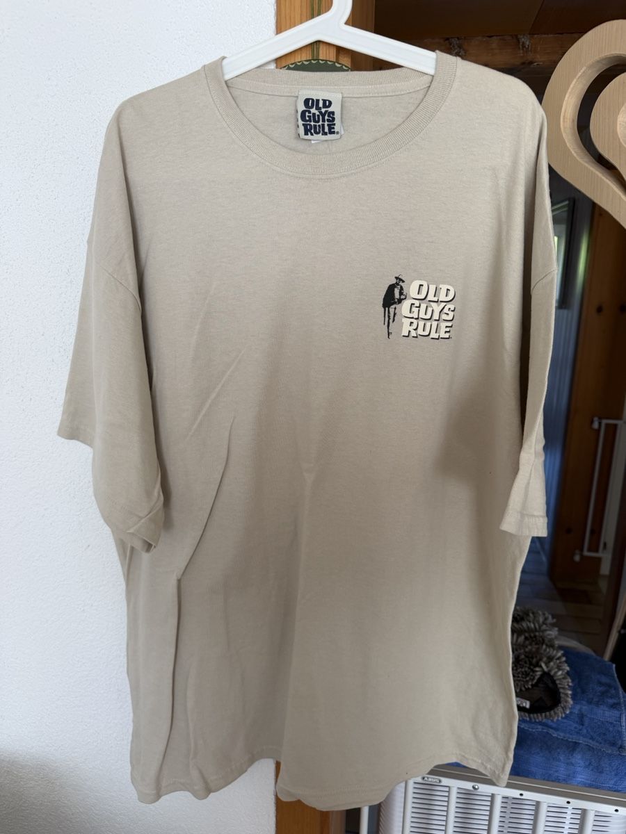 T-shirt: T-Shirt Old Guys Rule  – Nuovo e nell'imballaggio originale da Kilchberg ZH venduto da gil_d8km