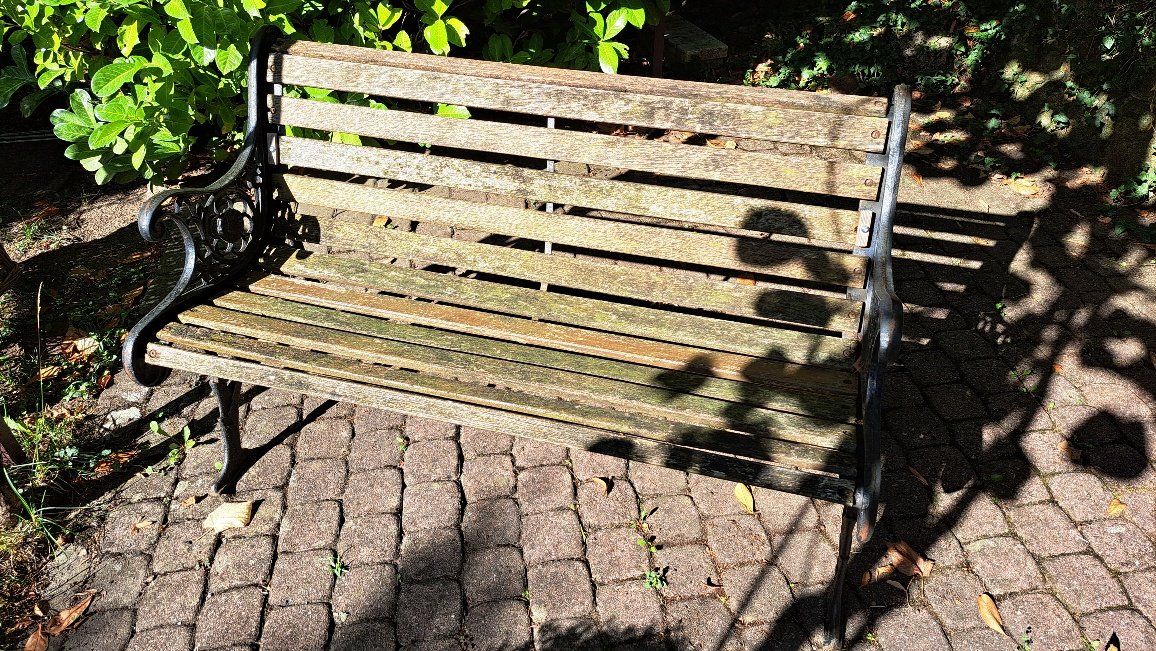 Panchine: Banc de jardin – Difettoso da Neuchâtel venduto da Forestmanz