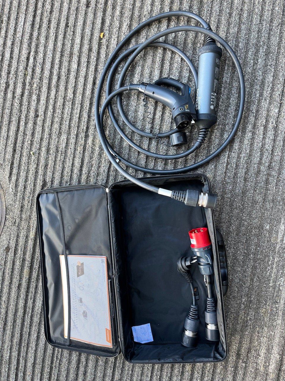 Juice Caricabatterie: Mobile Wallbox JUICE BOOSTER 2 Swiss Basic Set Typ 1 – Usato da Hausen AG venduto da Genner01 1