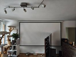 Elektrische Leinwand 