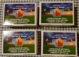 Tipp-Kick Mania / lot quatre figurines avec ballon.