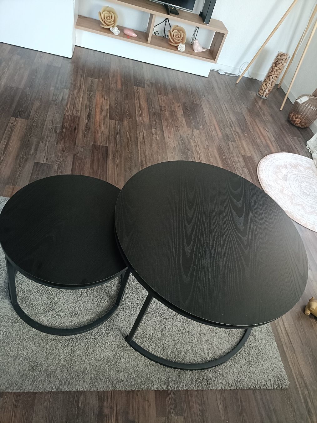 Set di tavolo e panche: Salon Beistellstelltische – Usato da Matzingen venduto da sof_wmr5 1